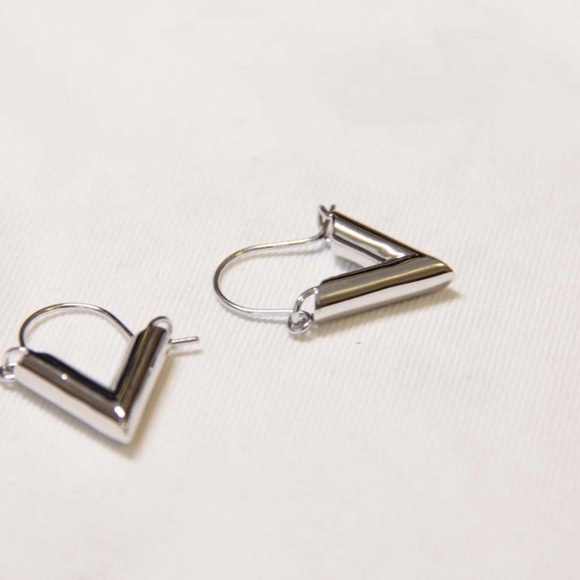 Fine Silver- Triangle Leverback Earrings - Picture 5 of 7